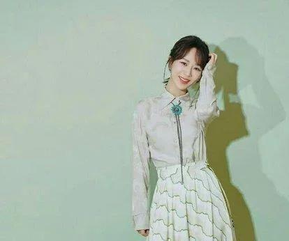 娱乐吃瓜姐杨紫,娱乐圈的“吃瓜女王”